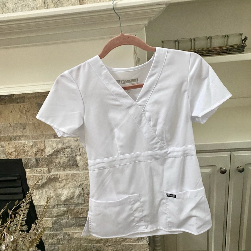 Grey’s Anatomy set scrubs top and bottom